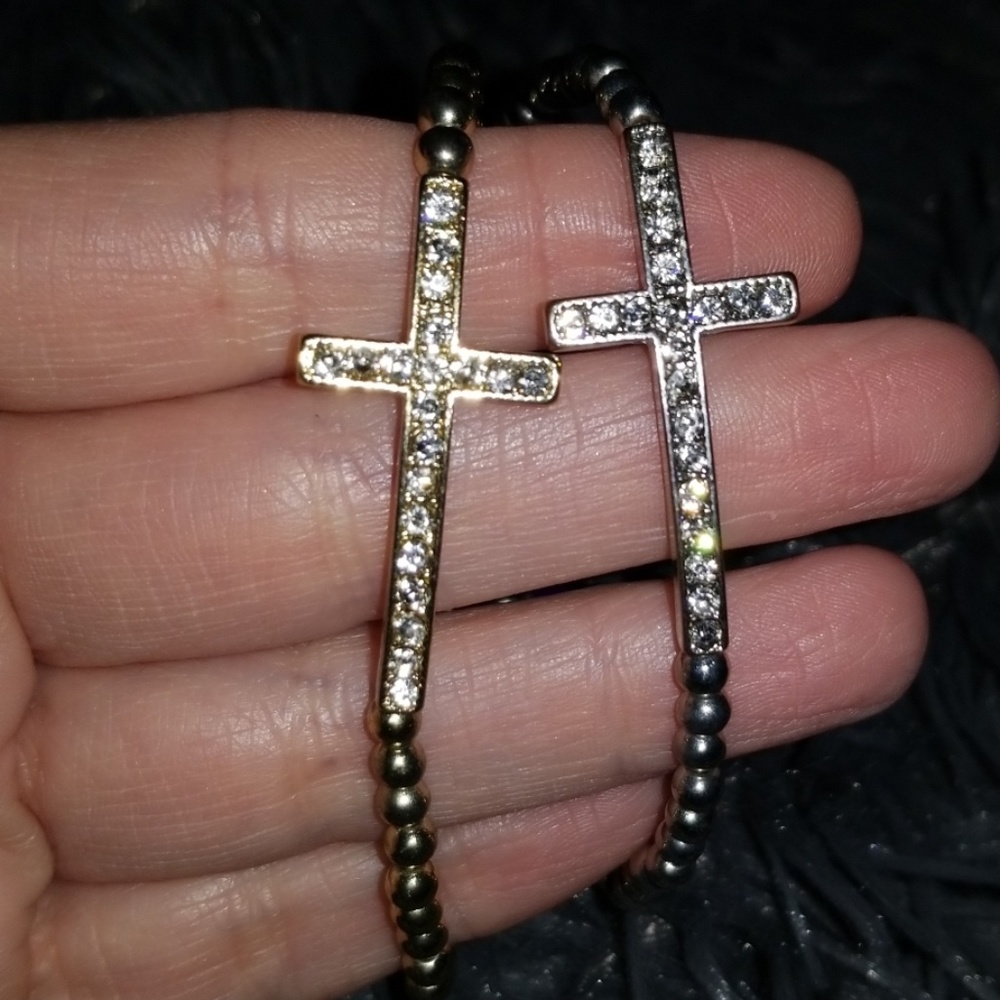 Expandable cross bracelets